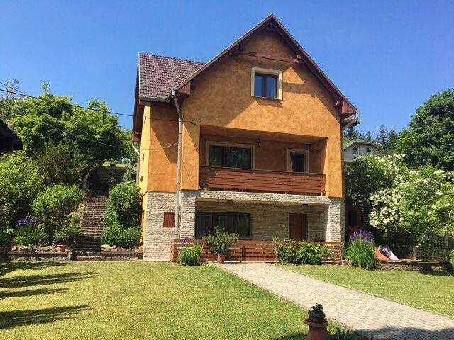 Tulipan Apartman Eger Exterior photo